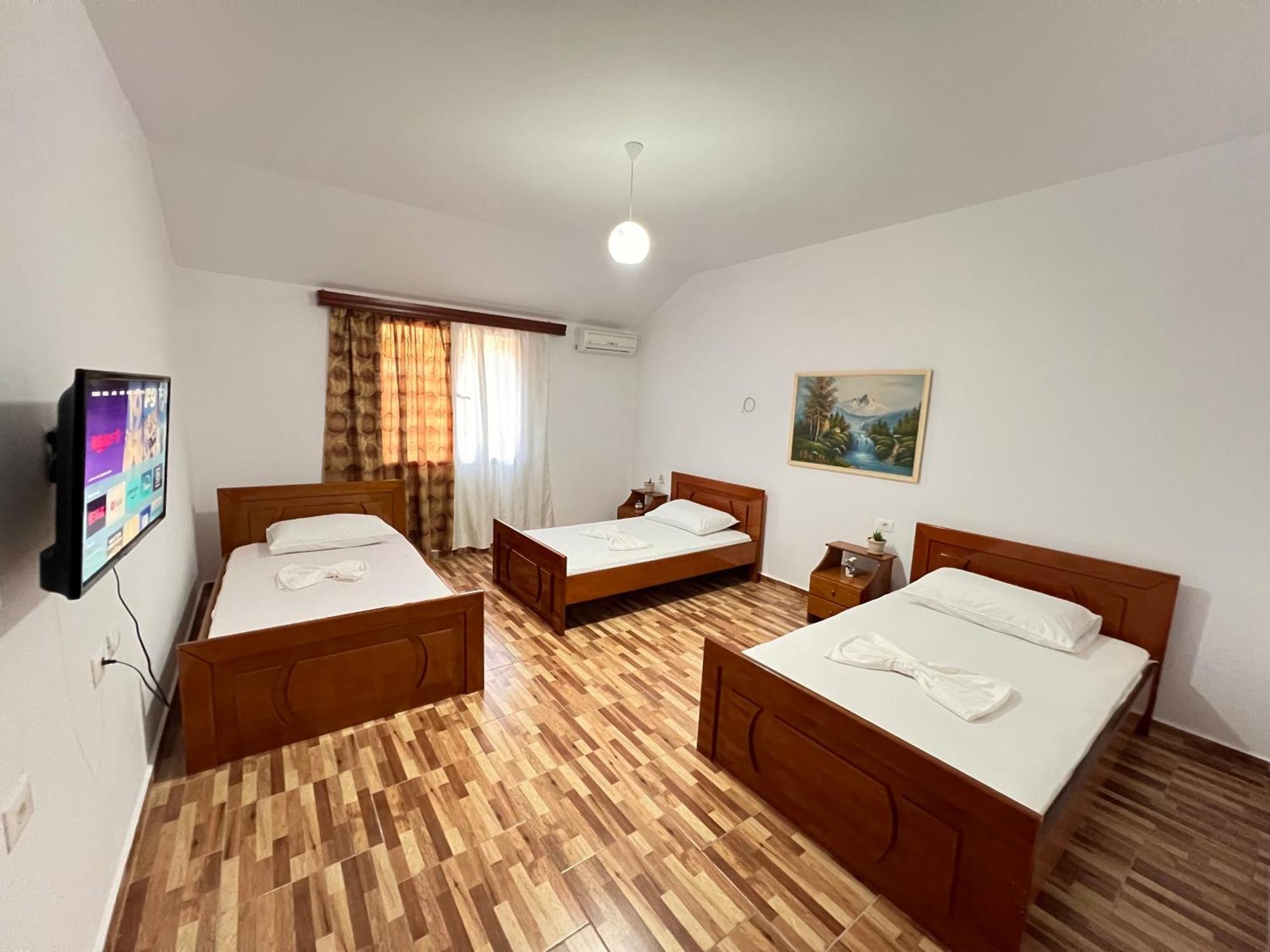 Villa Ensalv Berat - Apartment - Room - Penthouse Oda fotoğraf