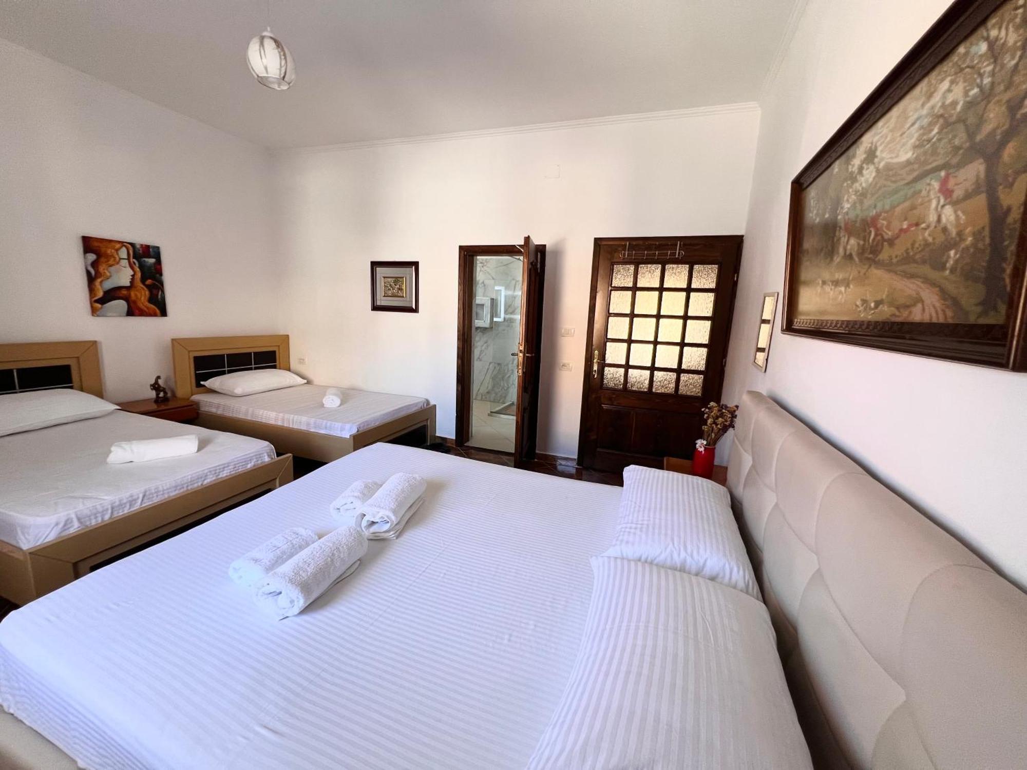 Villa Ensalv Berat - Apartment - Room - Penthouse Dış mekan fotoğraf